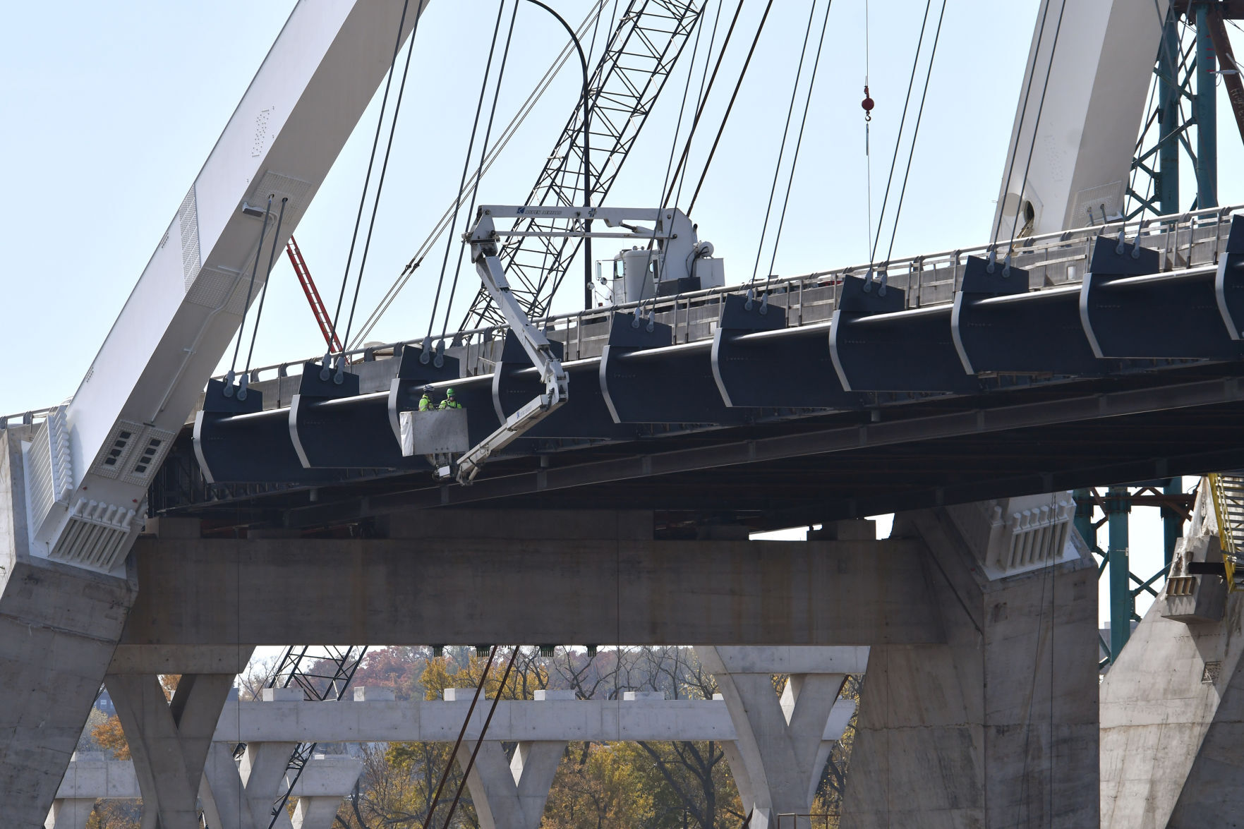 110320-qc-nws-bridge-051